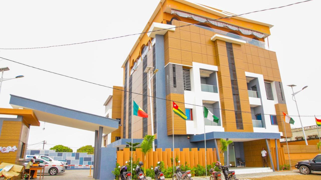 Hotel La Casa Cielo Котону Екстериор снимка