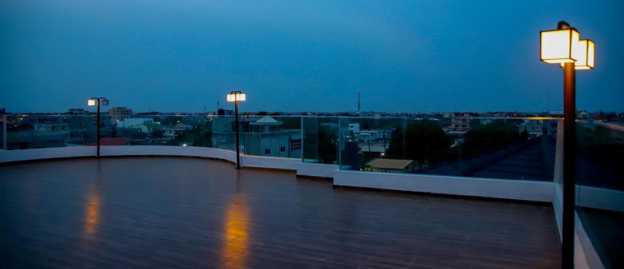 Hotel La Casa Cielo Котону Екстериор снимка