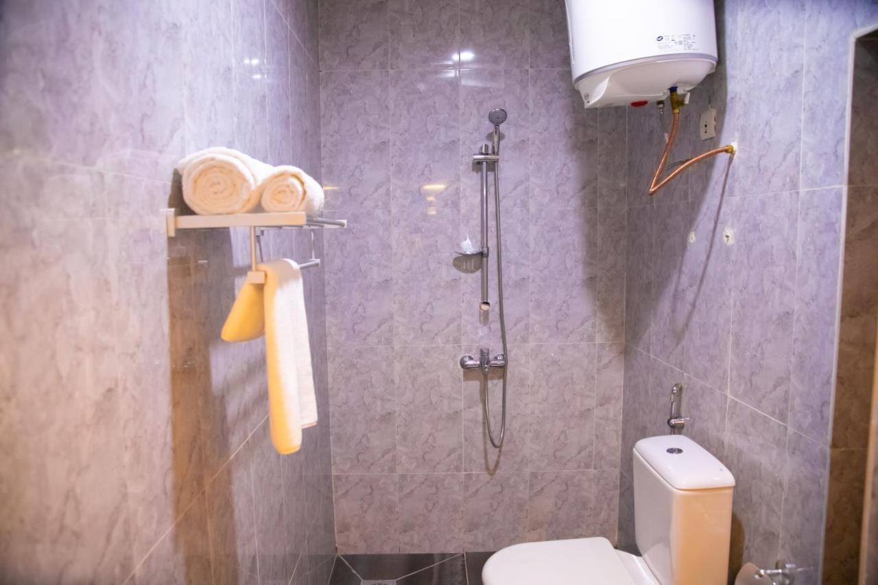 Hotel La Casa Cielo Котону Екстериор снимка