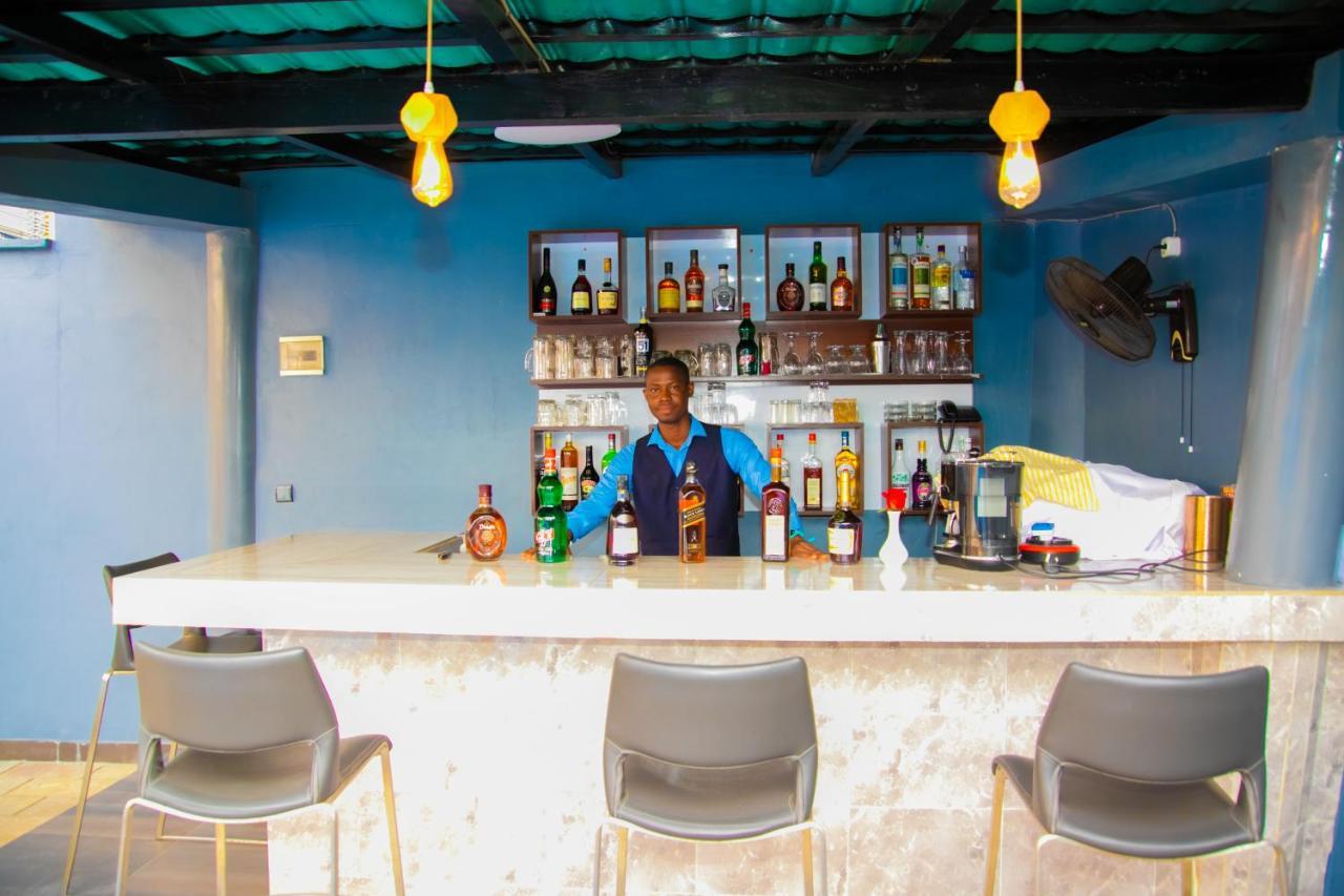 Hotel La Casa Cielo Котону Екстериор снимка