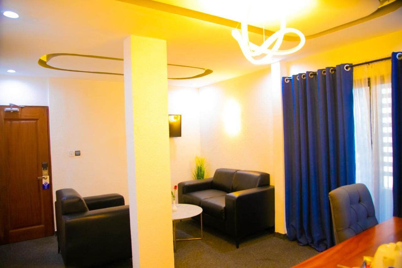 Hotel La Casa Cielo Котону Екстериор снимка