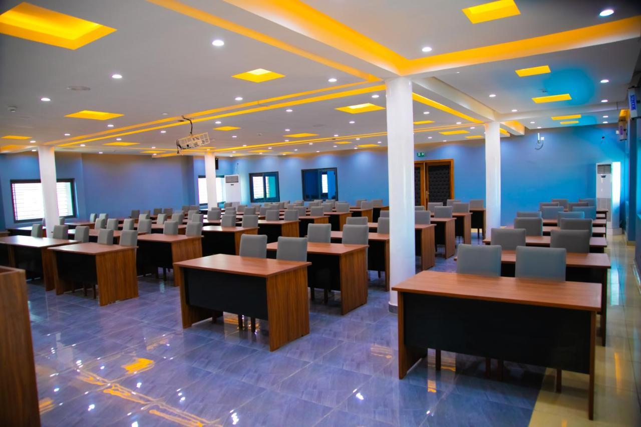 Hotel La Casa Cielo Котону Екстериор снимка