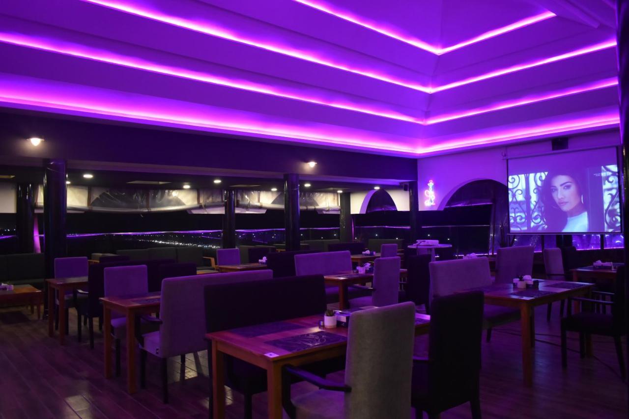 Hotel La Casa Cielo Котону Екстериор снимка